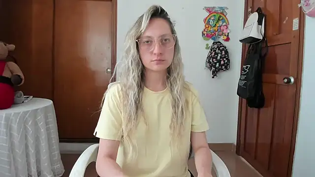 Adele johnsonn1 online show from July 3, 2026, 4:24 pm