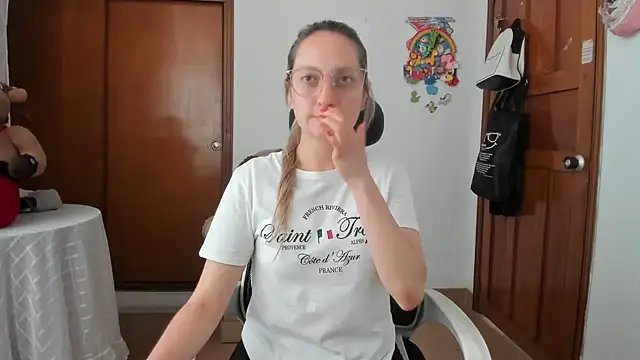 Adele johnsonn1 online show from June 12, 2026, 2:48 pm
