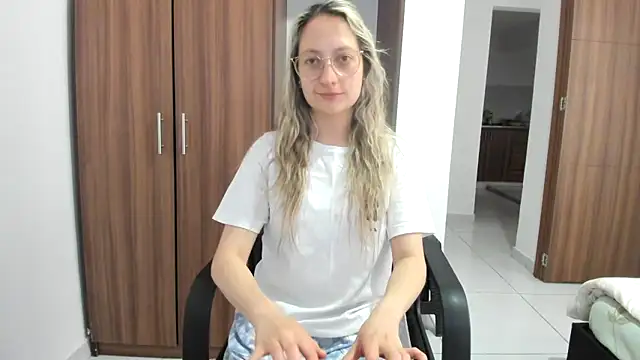 Adele johnsonn1 online show from September 9, 2025, 2:37 pm