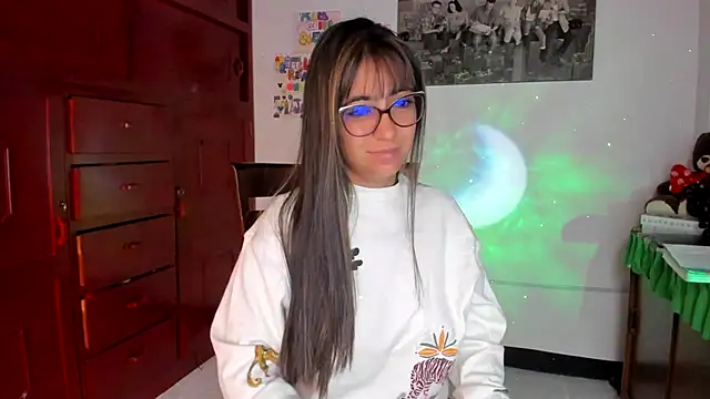 Isabellaa22 1 online show from February 11, 2025, 11:53 am