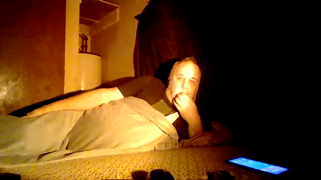 Nightshade7712 online show from November 19, 2025, 8:53 pm