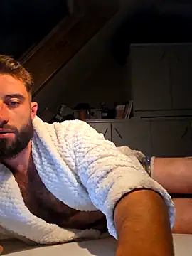 Snapshot of Vekie_007 chatting on November 16, 2025, 8:57 pm Vekie 007 online show from November 16, 2025, 8:57 pm