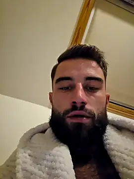 Snapshot of Vekie_007 chatting on October 18, 2025, 8:44 pm Vekie 007 online show from October 18, 2025, 8:44 pm