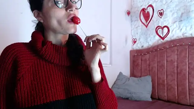 lunazulsj online show from February 18, 2025, 3:31 pm