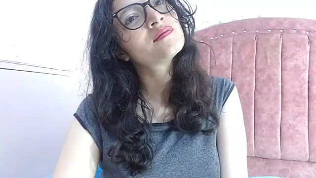 lunazulsj online show from January 18, 2025, 1:40 pm