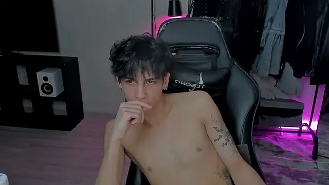 MarkBrowniii online show from February 16, 2025, 8:11 pm