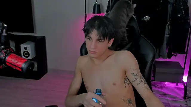 MarkBrowniii online show from February 3, 2025, 12:25 am