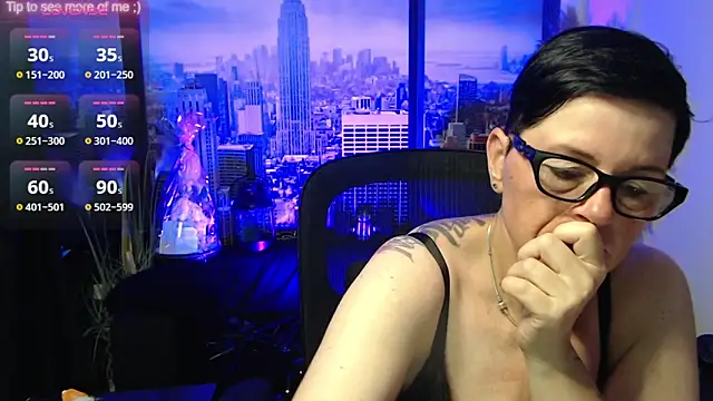 ninarandmann online show from June 19, 2026, 4:57 pm
