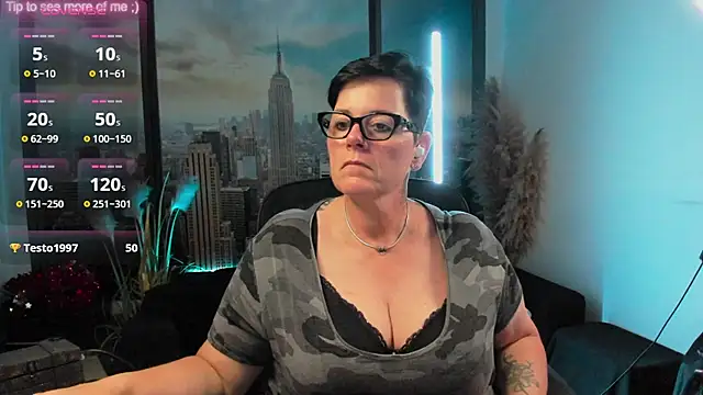 ninarandmann online show from October 5, 2025, 4:31 pm