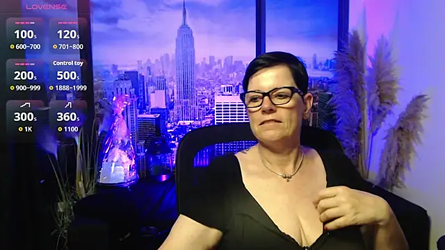 ninarandmann online show from June 22, 2026, 4:26 pm