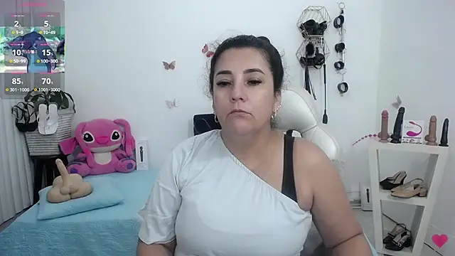 mom hot   online show from June 19, 2026, 12:55 pm