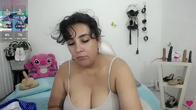 mom hot   online show from June 14, 2026, 4:41 pm