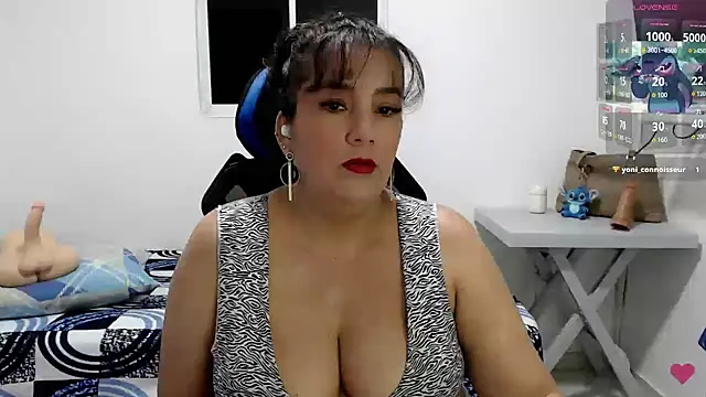 mom hot   online show from April 27, 2026, 7:01 pm