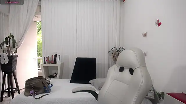 mom hot   online show from July 9, 2026, 9:14 pm