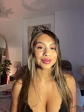  laura 02 online show from March 20, 2025, 1:59 pm