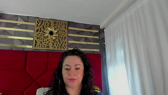 Snapshot of hanny_milf chatting on June 17, 2026, 11:42 am hanny milf online show from June 17, 2026, 11:42 am