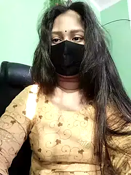 Idhika Paul online show from November 11, 2025, 8:31 am