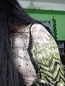 Idhika Paul online show from October 7, 2025, 10:16 am