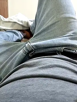 MaskedGQ online show from December 1, 2025, 4:08 pm