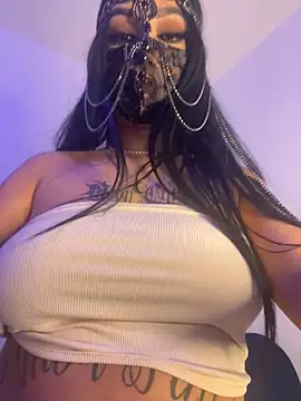 kamila french online show from March 17, 2026, 10:02 pm