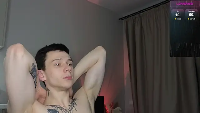 R1mmo   online show from November 15, 2025, 4:44 pm