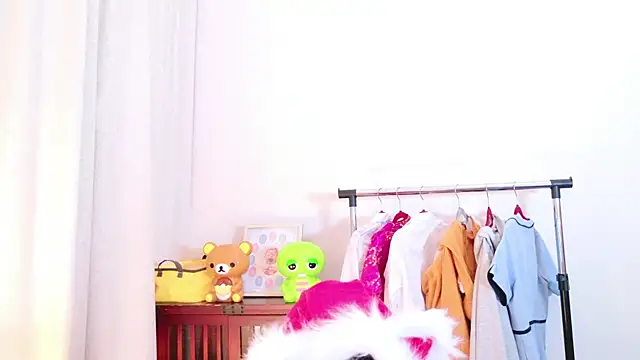 ayu yu xo online show from December 24, 2024, 5:13 pm