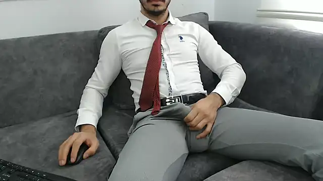 Naughtb0y online show from July 6, 2026, 10:44 am