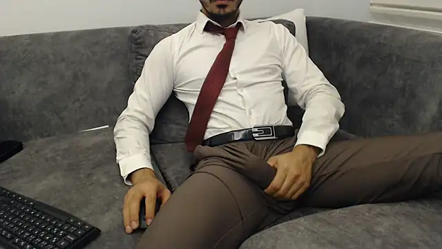 Naughtb0y online show from July 25, 2026, 10:38 pm