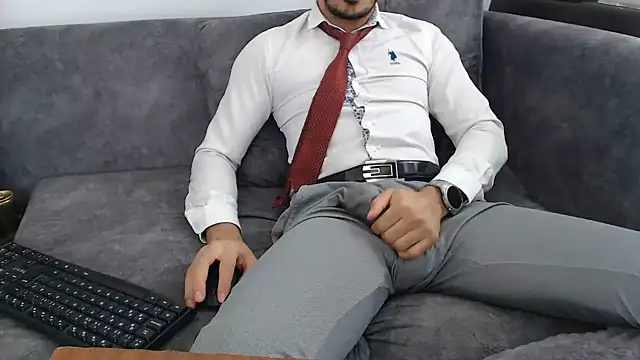 Naughtb0y online show from June 6, 2026, 10:31 am