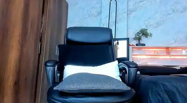 bruno woods online show from March 2, 2025, 7:08 pm