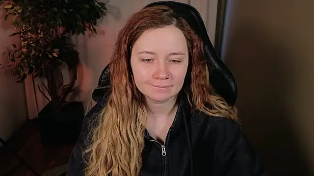 Snapshot of carolina_elf chatting on March 16, 2026, 5:26 am carolina elf online show from March 16, 2026, 5:26 am