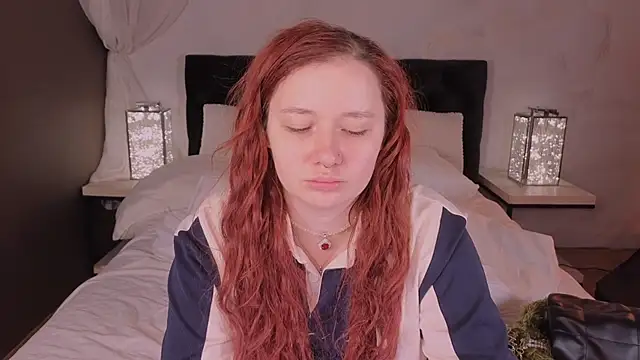 Snapshot of carolina_elf chatting on October 23, 2025, 12:37 pm carolina elf online show from October 23, 2025, 12:37 pm