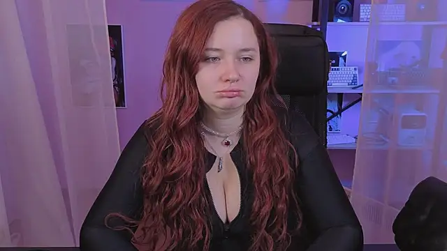 Snapshot of carolina_elf chatting on October 19, 2025, 12:30 pm carolina elf online show from October 19, 2025, 12:30 pm