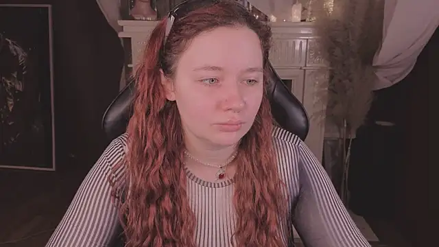 Snapshot of carolina_elf chatting on November 11, 2025, 12:44 pm carolina elf online show from November 11, 2025, 12:44 pm