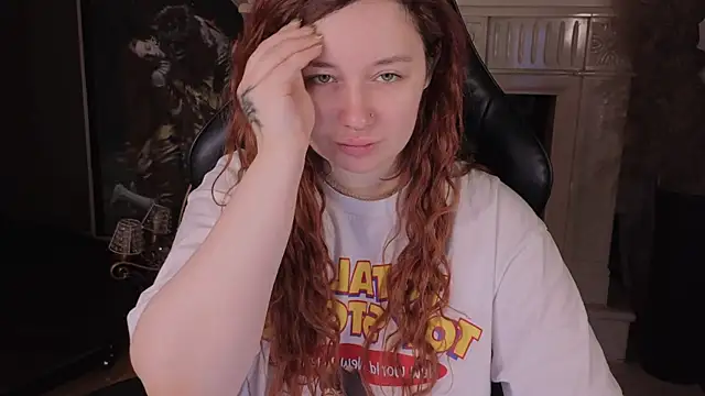 Snapshot of carolina_elf chatting on November 21, 2025, 12:26 pm carolina elf online show from November 21, 2025, 12:26 pm