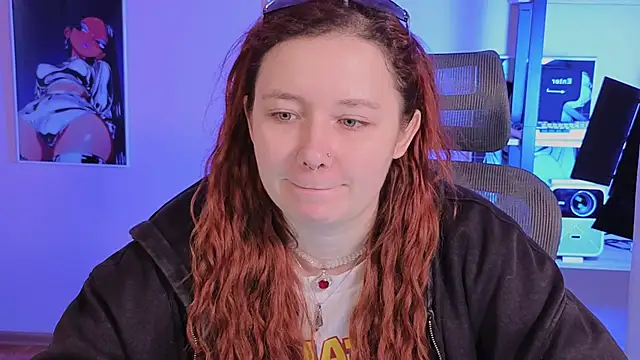 Snapshot of carolina_elf chatting on November 18, 2025, 1:03 pm carolina elf online show from November 18, 2025, 1:03 pm