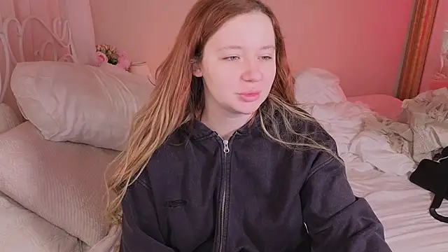 Snapshot of carolina_elf chatting on March 4, 2026, 5:15 am carolina elf online show from March 4, 2026, 5:15 am