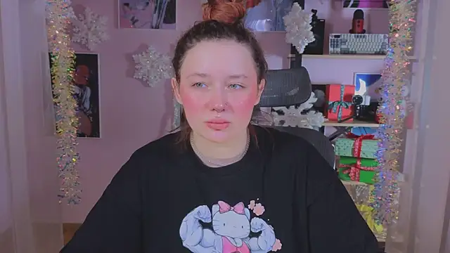 Snapshot of carolina_elf chatting on December 18, 2025, 5:01 am carolina elf online show from December 18, 2025, 5:01 am