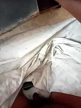 slchiku online show from November 12, 2025, 2:26 am