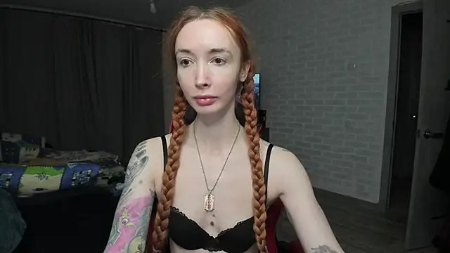 Roxy Silver online show from March 4, 2025, 7:22 pm