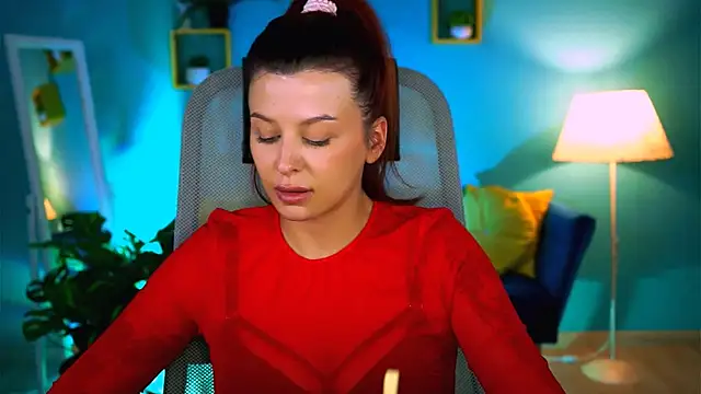 NicoleMun online show from February 9, 2026, 1:53 pm