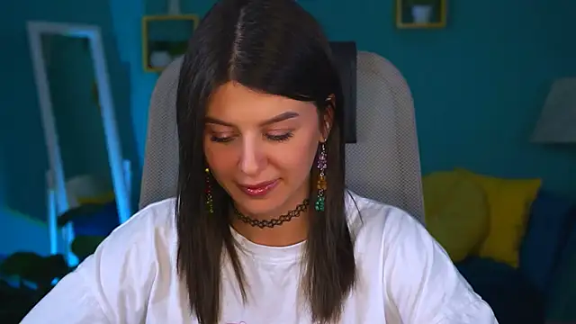 NicoleMun online show from February 4, 2025, 6:38 pm