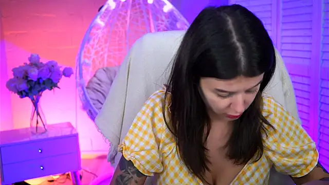 NicoleMun online show from March 13, 2025, 12:56 pm