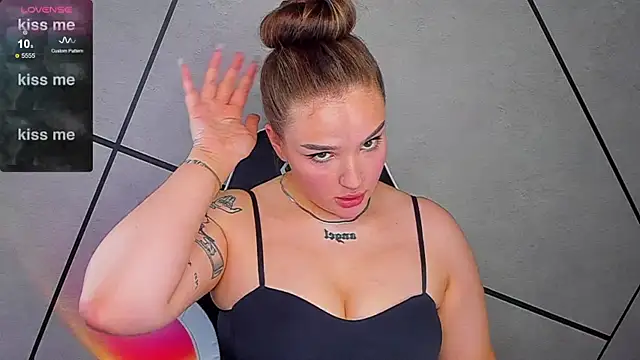 little m0use online show from September 17, 2025, 6:54 pm