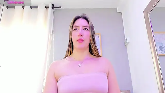 Snapshot of _AlejaCruz_ chatting on February 27, 2026, 5:57 pm AlejaCruz online show from February 27, 2026, 5:57 pm