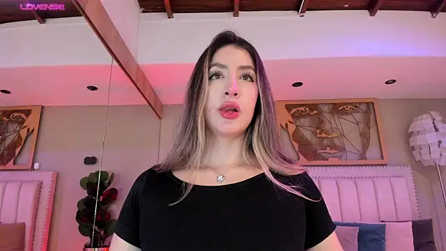  AlejaCruz  online show from July 16, 2026, 7:44 pm