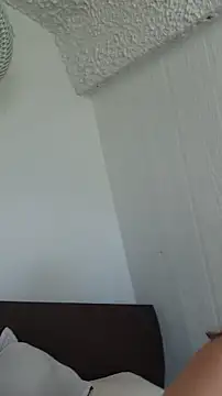 Sophy Bunny online show from December 3, 2025, 3:55 pm