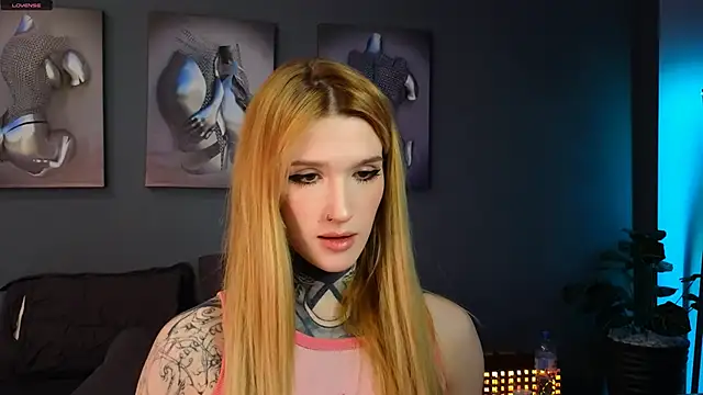 SophieInkk online show from March 9, 2025, 7:59 pm