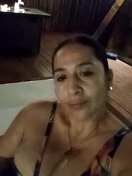 MayraVegas online show from October 3, 2025, 2:26 am