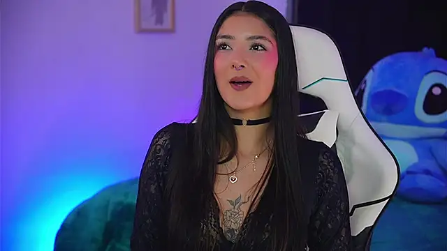 Marianamonroe  online show from April 22, 2026, 11:39 am